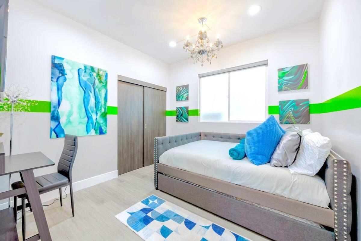B- Instaworthy Noho Gem- Near U-studios - Hot Tub Apartment *